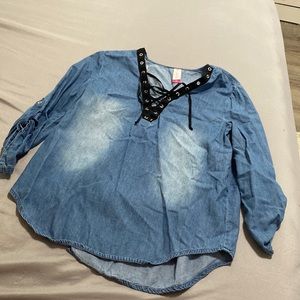 No Boundaries Blouse Size M. Blue color(like jeans type)